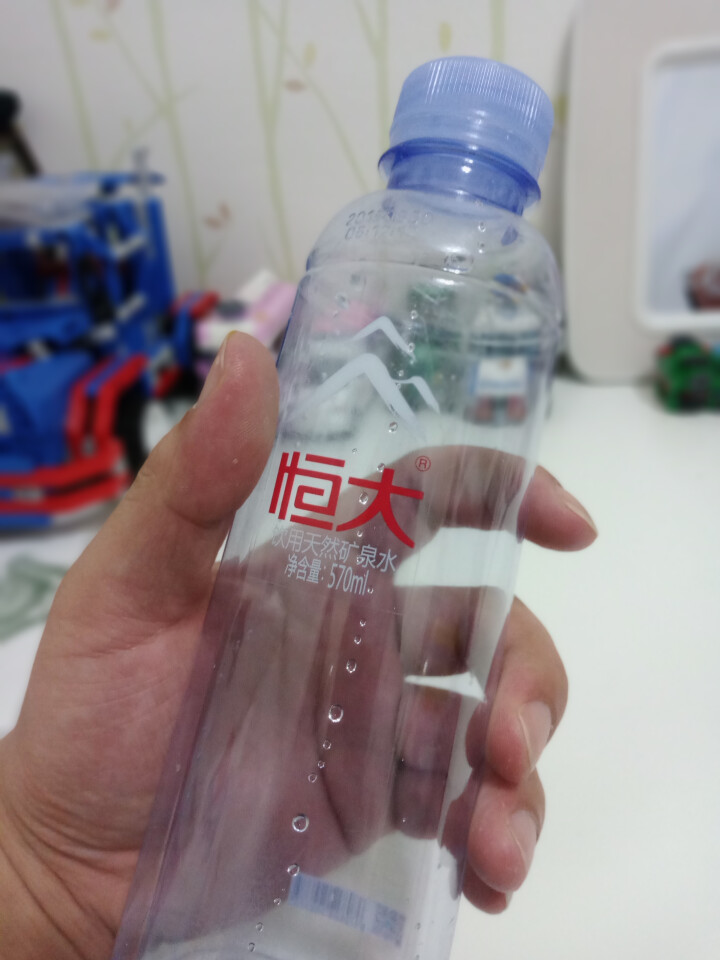 恒大 天然矿泉水 饮用水 瓶装水 非纯净水商务用水 570ml*1瓶（样品不售卖）怎么样，好用吗，口碑，心得，评价，试用报告,第4张