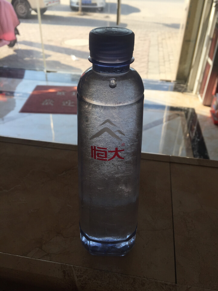 恒大 天然矿泉水 饮用水 瓶装水 非纯净水商务用水 570ml*1瓶（样品不售卖）怎么样，好用吗，口碑，心得，评价，试用报告,第2张