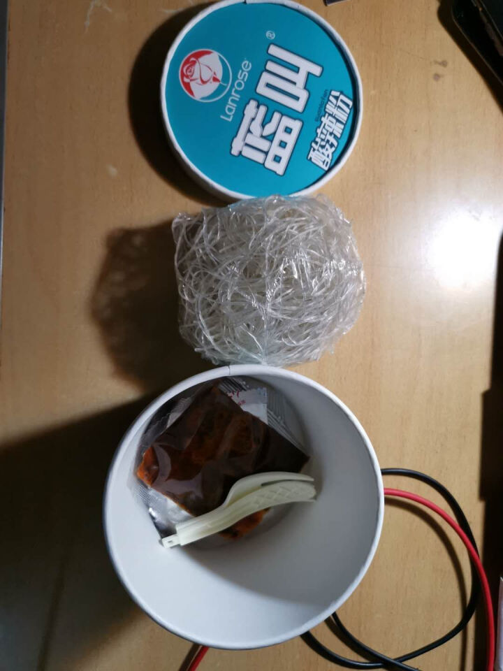 慕丝妮 蓝叫酸辣粉138g 方便面懒人速食酸辣米粉红薯粉丝 好吃的休闲食品宵夜 1盒装怎么样，好用吗，口碑，心得，评价，试用报告,第3张