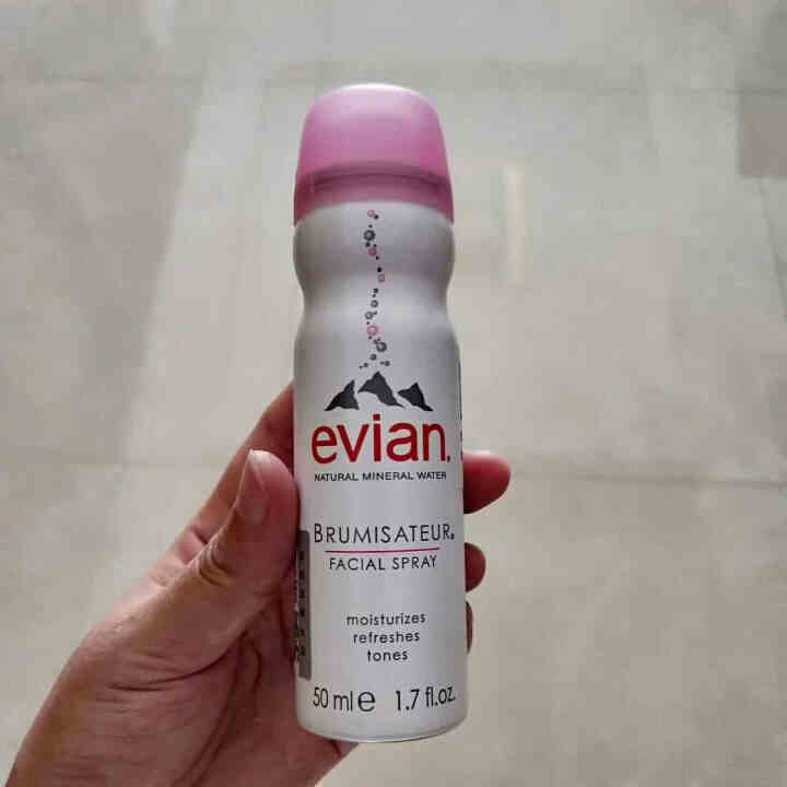 依云（evian)法国原装进口天然矿泉水补水喷雾定妆保湿控油爽肤柔肤水紧肤润肤防护舒缓化妆水喷雾包邮 依云喷雾50ML随身装怎么样，好用吗，口碑，心得，评价，试,第2张