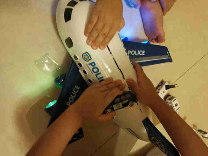 儿童玩具飞机大号警车工程车玩具套装模型音乐惯性男孩礼物 警车款可收纳飞机【配6辆合金车+11个路标】怎么样，好用吗，口碑，心得，评价，试用报告,第5张