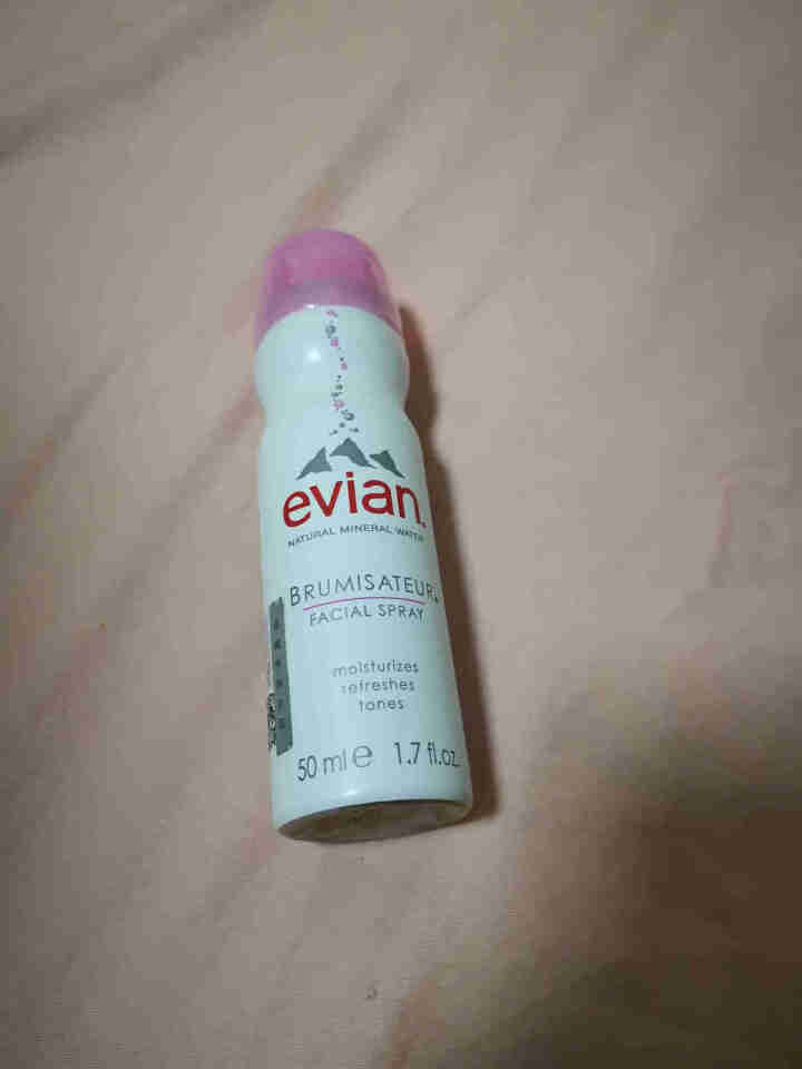 依云（evian)法国原装进口天然矿泉水补水喷雾定妆保湿控油爽肤柔肤水紧肤润肤防护舒缓化妆水喷雾包邮 依云喷雾50ML随身装怎么样，好用吗，口碑，心得，评价，试,第2张