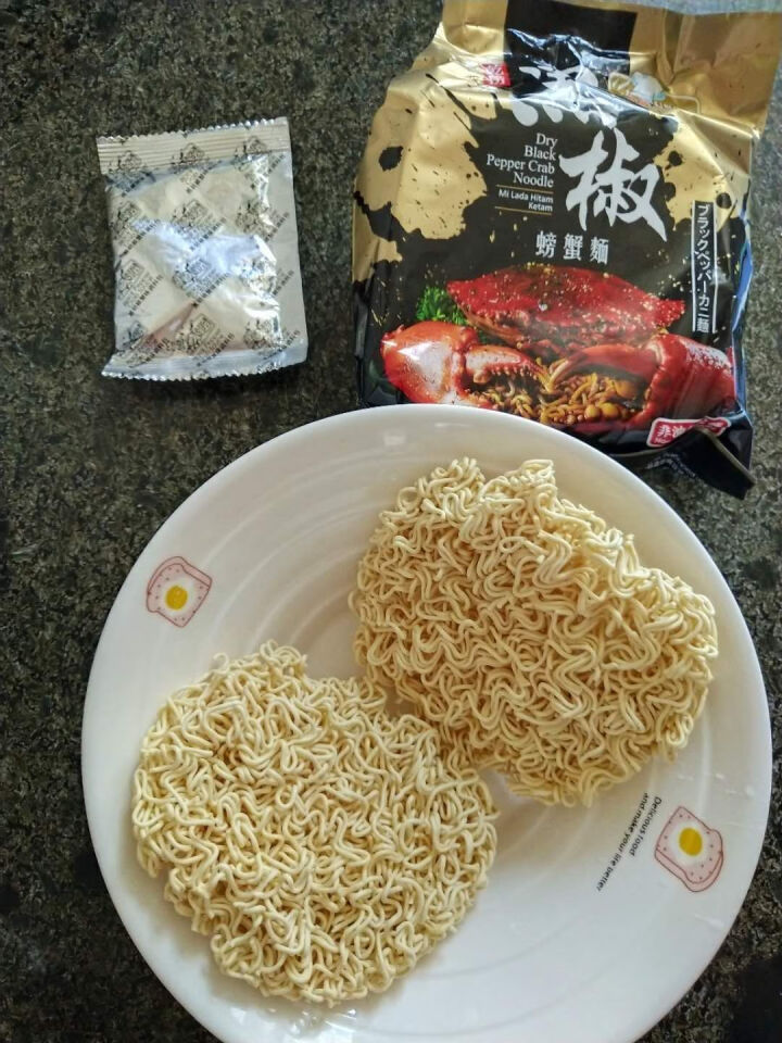 UNCLE SUN太阳叔叔螃蟹黑椒风味干捞面 马来西亚进口方便面速食食品拌面 黑椒风味 4连包440g怎么样，好用吗，口碑，心得，评价，试用报告,第3张