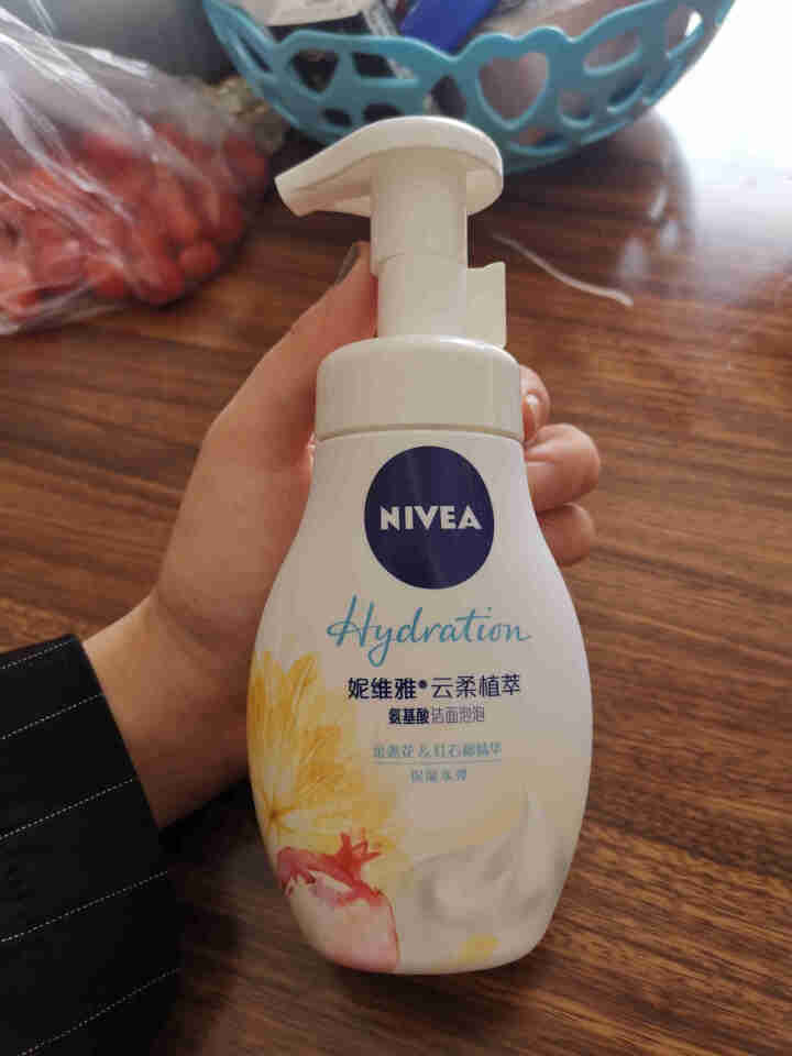 妮维雅(NIVEA)云柔植萃氨基酸洁面泡泡洗面奶180ml（氨基酸洁面 保湿水弹 护肤化妆品）怎么样，好用吗，口碑，心得，评价，试用报告,第2张