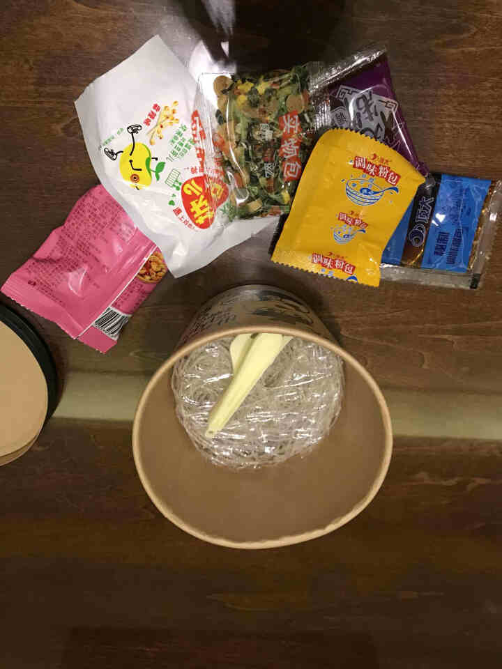 顶大单身菜鸟酸辣烫粉丝酸辣味速食面方便面泡面汤面 酸辣 6桶怎么样，好用吗，口碑，心得，评价，试用报告,第3张