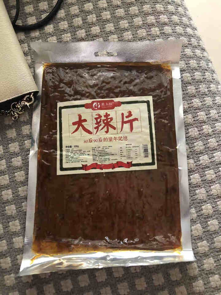 熊上树老式大辣片230g 8090后怀旧手撕辣条网红小吃抖音辣皮辣条烤面筋 手撕辣片230g怎么样，好用吗，口碑，心得，评价，试用报告,第2张