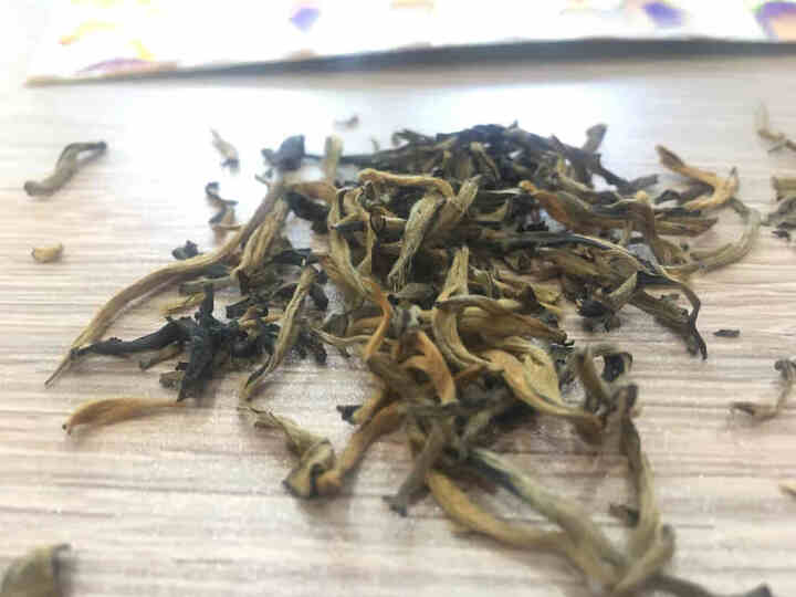 叶有缘 云南凤庆滇红茶 蜜香金芽滇红工夫古树红茶300克礼盒装 20克试用装怎么样，好用吗，口碑，心得，评价，试用报告,第3张