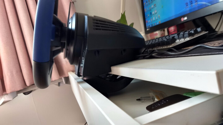 图马思特thrustmastert150力反馈方向盘