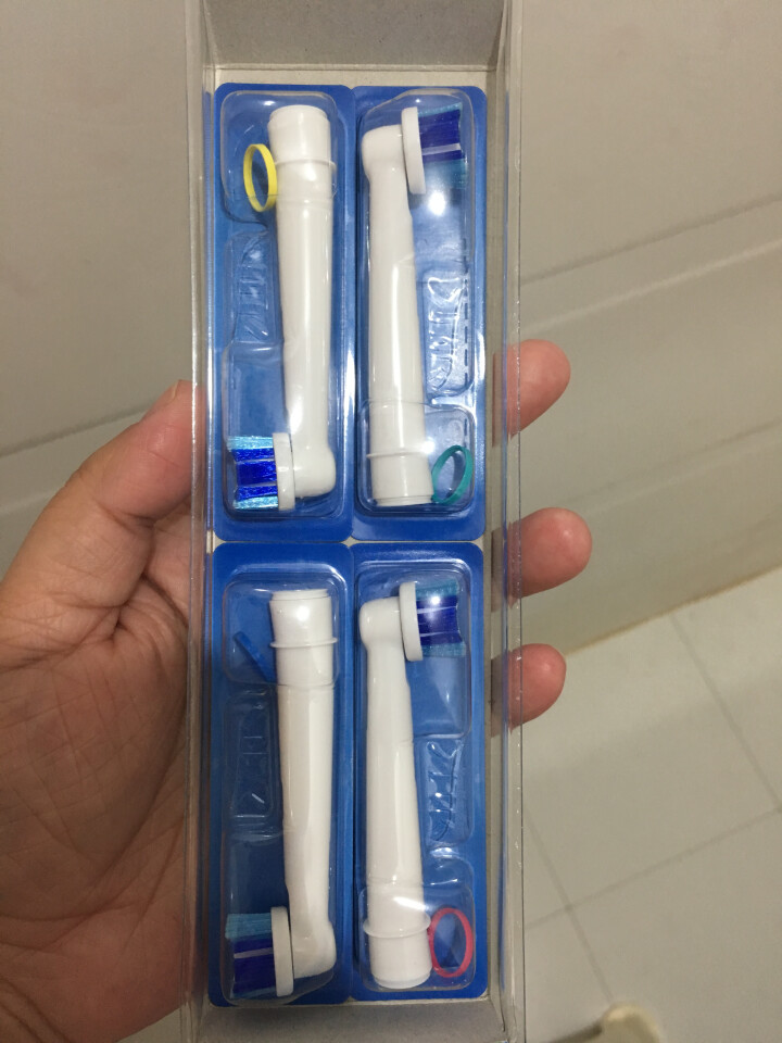 博朗 欧乐B（Oralb）电动牙刷头 4支装 精准清洁型 适配成人2D/3D全部型号 EB20,第2张