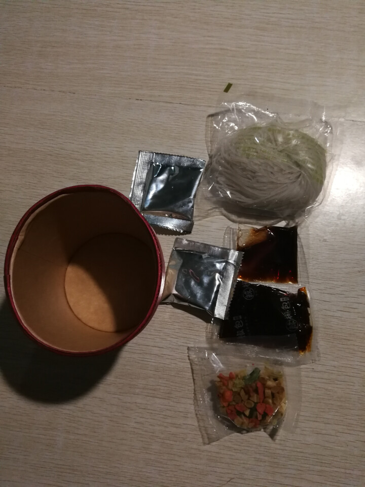 【免邮】莫小仙水晶酸辣粉195g网红红薯粉丝粉条方便速食桶装 莫小仙水晶酸辣粉195g怎么样，好用吗，口碑，心得，评价，试用报告,第4张