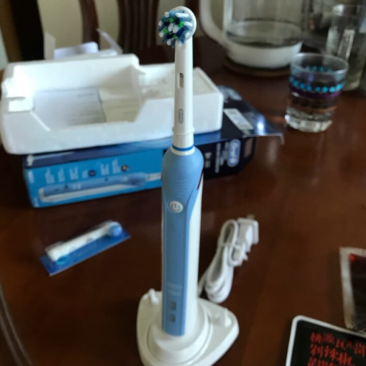 博朗 欧乐B（Oralb）P2000蓝 电动牙刷 3D声波震动成人充电式牙刷 清除牙渍 配EB17、EB50双刷头怎么样，好用吗，口碑，心得，评价，试用报告,第4张