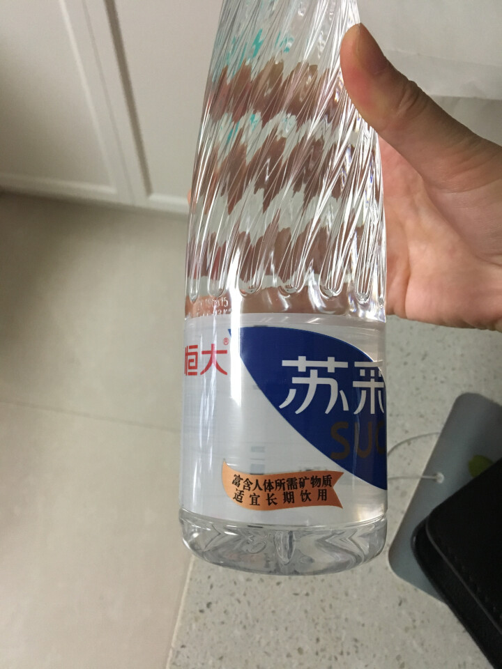 恒大 苏采天然矿泉水 饮用水 非纯净水 个性瓶身高颜值 500ml*1瓶（样品不售卖）怎么样，好用吗，口碑，心得，评价，试用报告,第2张