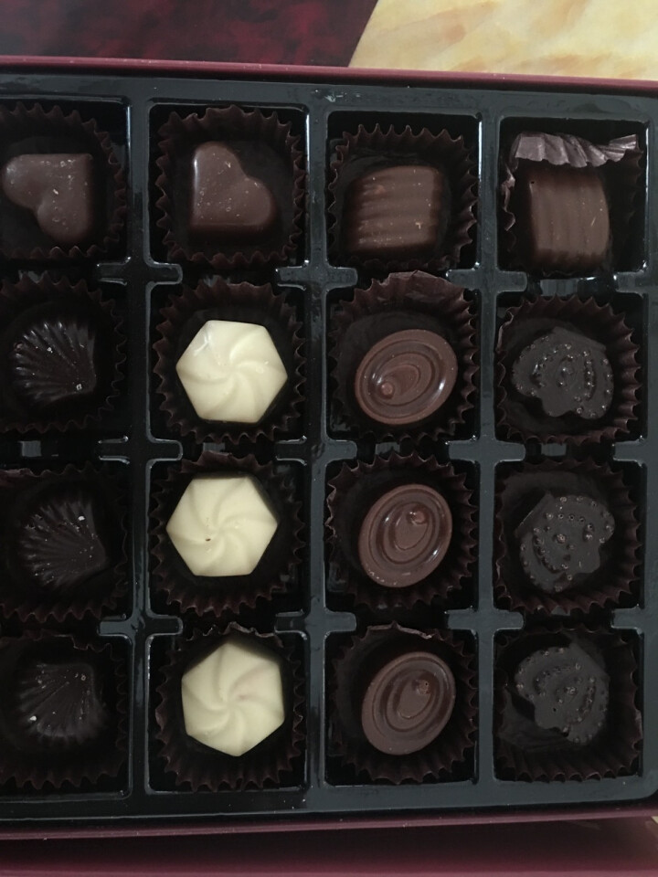 欧诗芙（Oushifu）巧克力礼盒装中秋节国庆礼物 纯可可脂黑巧克力结婚喜糖生日礼物 黑巧白巧果仁混合礼盒 108克怎么样，好用吗，口碑，心得，评价，试用报告,第4张
