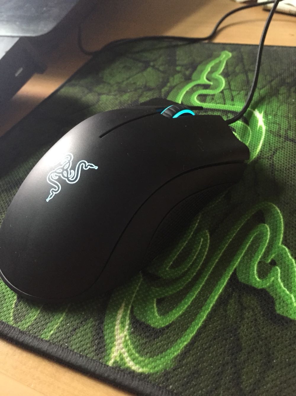 雷蛇(razer) deathadder chroma 炼狱蝰蛇幻彩版 游戏鼠标