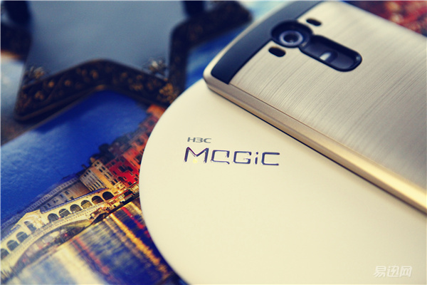 H3C Magic B1 1200M页面海报对比。
