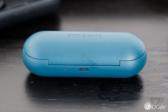 三星 Gear Fit 2 登场:曲面屏手环 + 音乐播放器