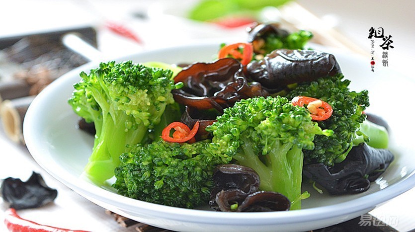 西兰花拌木耳,健康又美味,夏季的爽口凉菜-生活记录-易启玩-易迅网