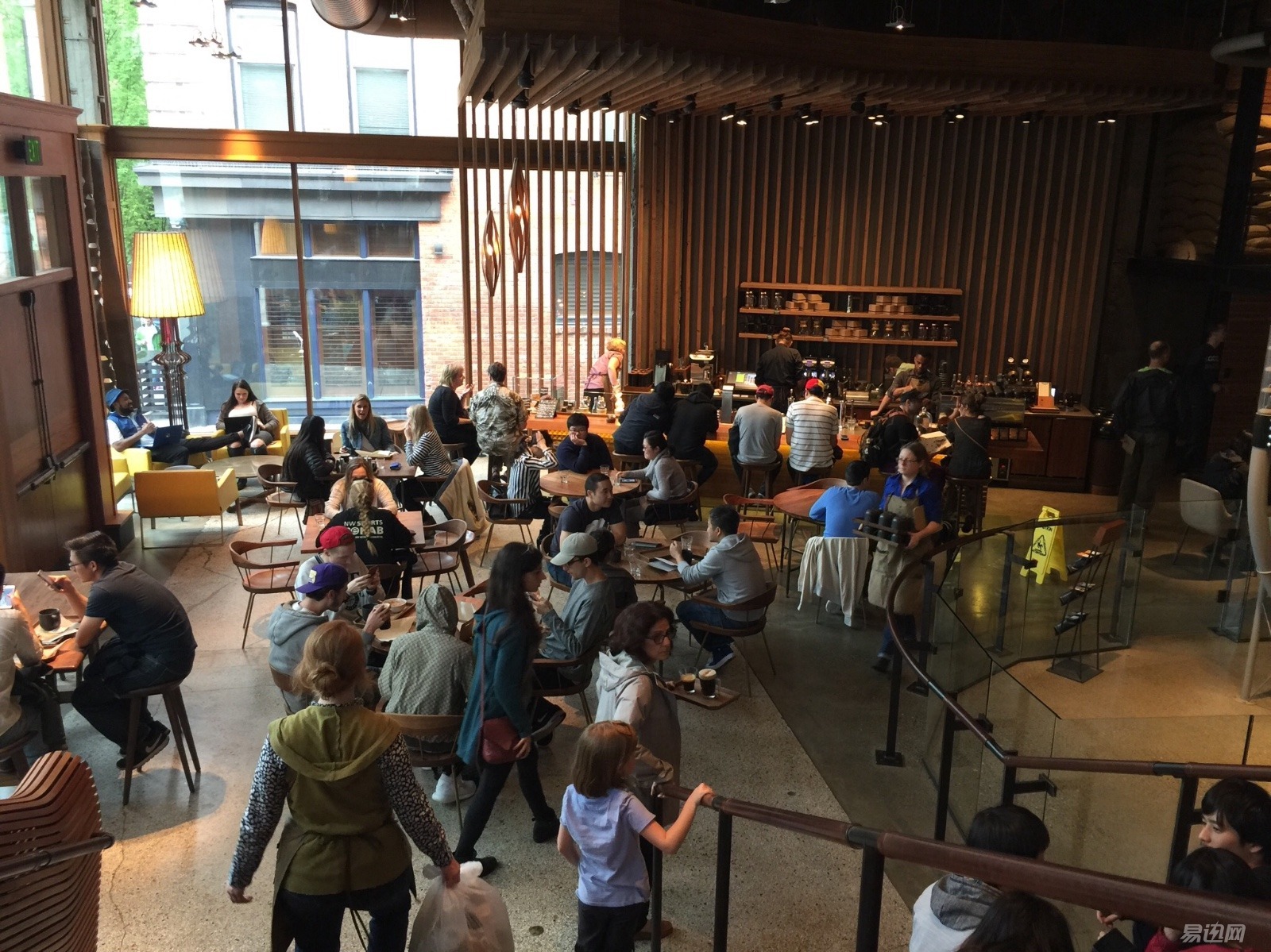 带你走进西雅图星巴克臻选咖啡烘培体验馆-生