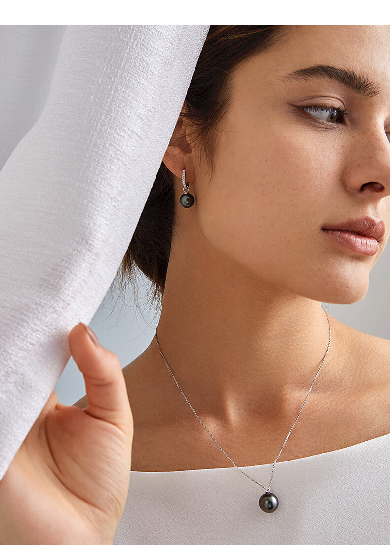 helas赫拉奥秘系列18k金大溪地黑珍珠项链女时尚高级感珠宝颈饰白金色