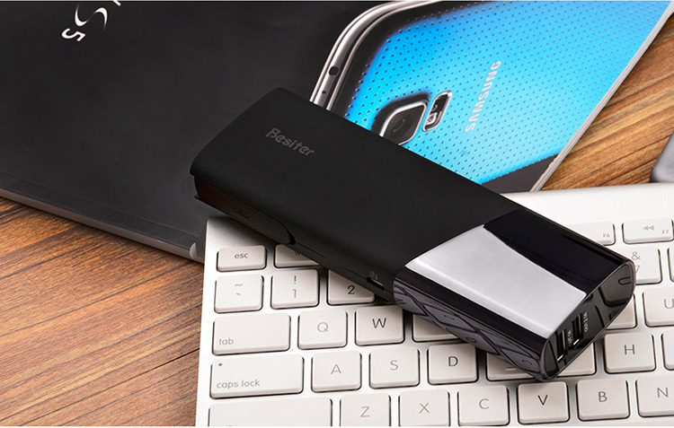 Besiter倍斯特 10000mAh 智能移动电源 带LED数字显示 双USB输出 充电宝 内置LED台灯 0197天王星