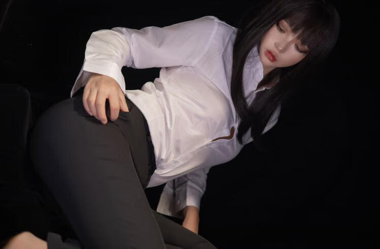《职业OL》:疯猫ss小姐姐的魅力与幽默插图2 《职业OL》:疯猫ss小姐姐的魅力与幽默插图2