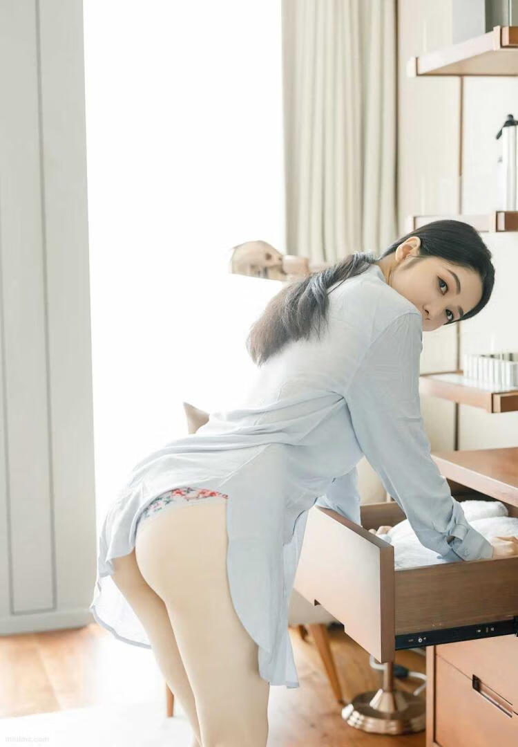 图片[6]-Angela小热巴居家美少妇性感小翘臀诱惑丁字裤臀控福利极品白嫩-美了么