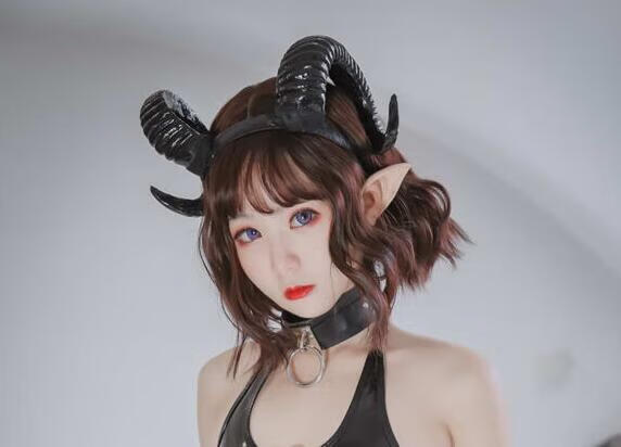 图片[1] _ 【COS】萌妹是青水 – 魅魔【43P/2V/516MB】 _ 赛高酱