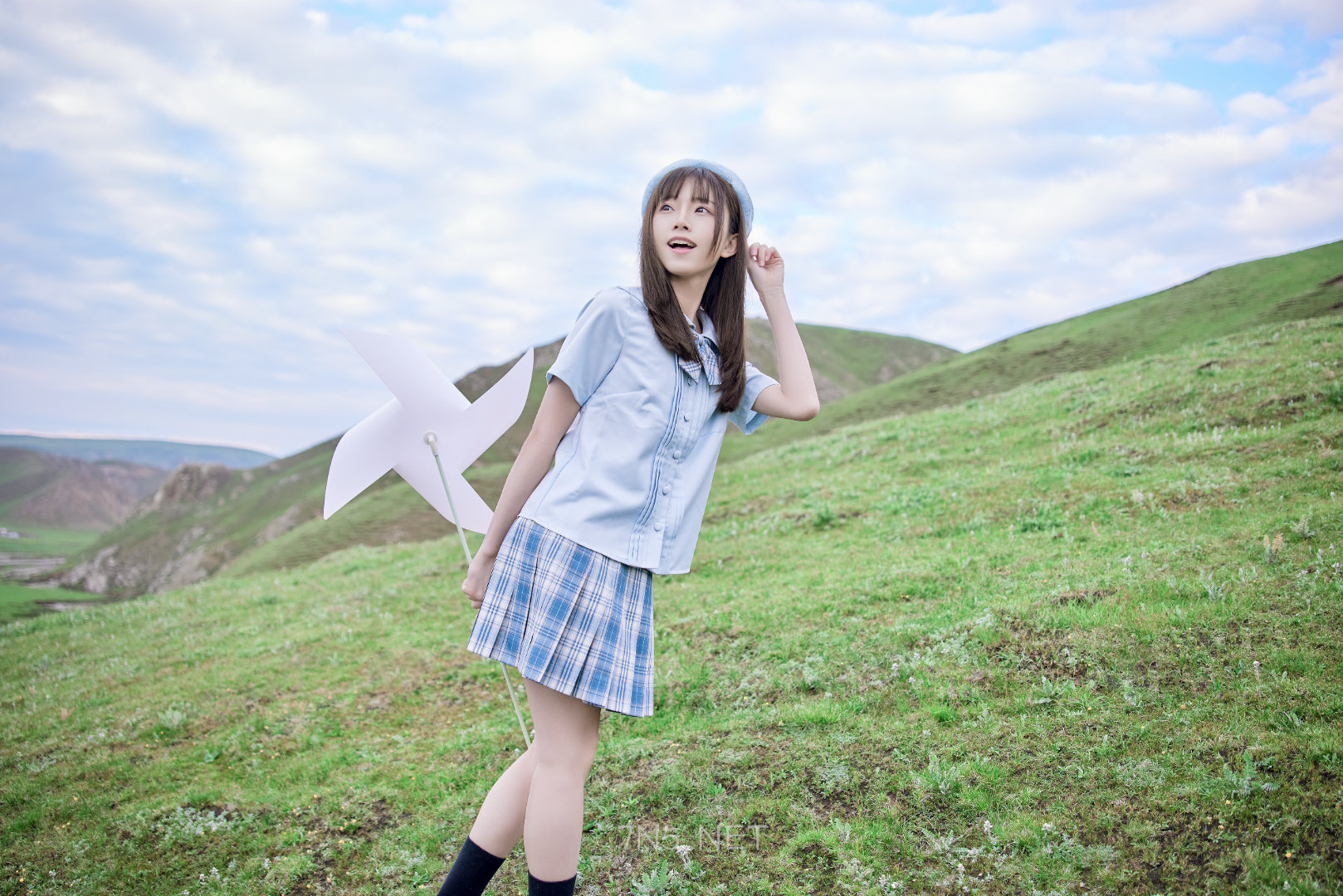 高山草原里的Kitaro_绮太郎 JK写真实拍