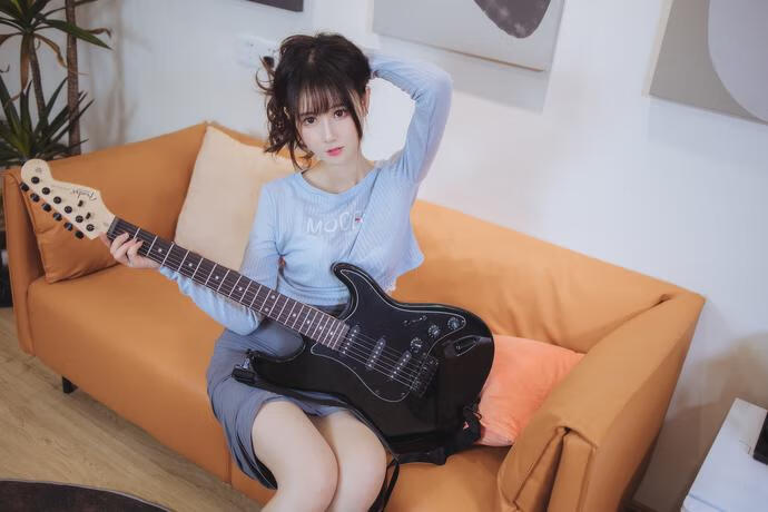 羽生三未-吉他妹妹[43P-758MB]