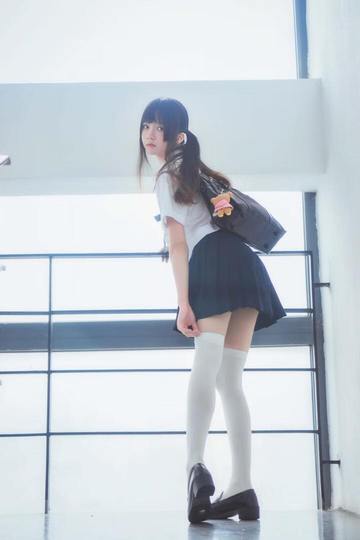 桜桃喵 021 蓝白水手服 [39P-290MB]-美了么