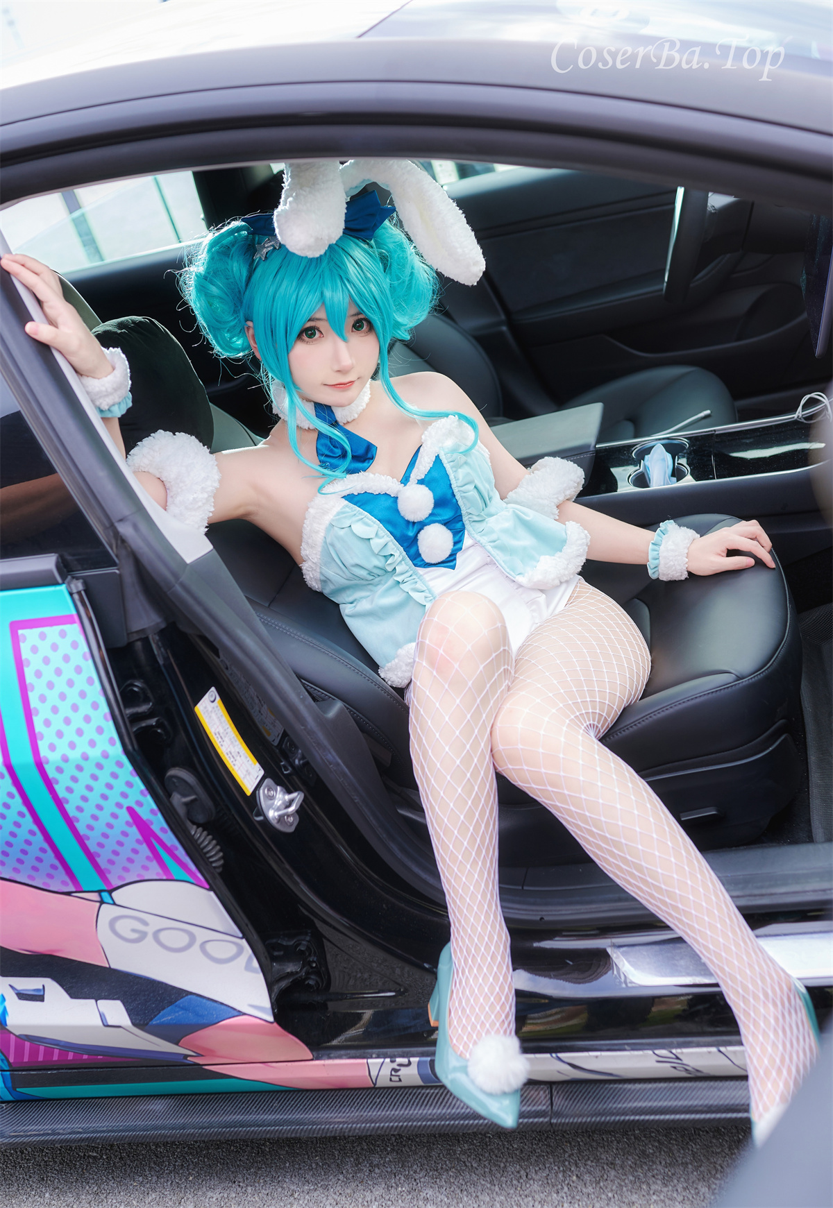 网络红人@是三不是世w 初音未来miku[17P 94.7M]