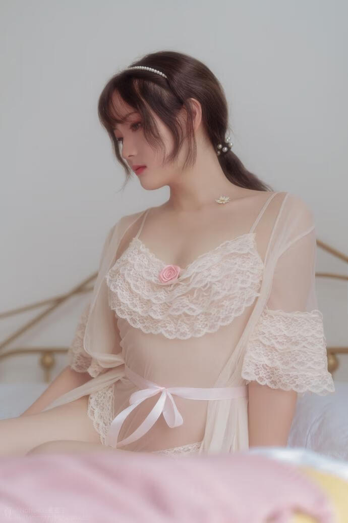 Natsuko夏夏子-雏菊 [43P-326MB]