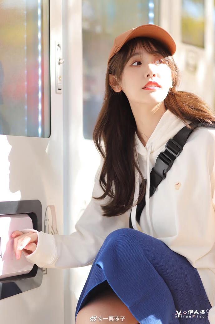 一栗莎子蓝色战衣 (4).jpg 一栗莎子蓝色战衣是什么梗?梦依和壶提提之间的互撕是否为商业运作?