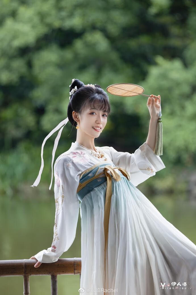 国风圈音乐才女 银临 (9).jpg