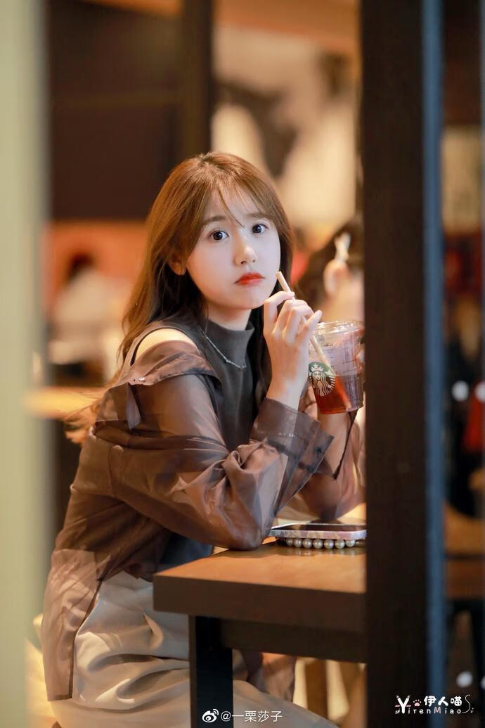 一栗莎子蓝色战衣 (3).jpg 一栗莎子蓝色战衣是什么梗?梦依和壶提提之间的互撕是否为商业运作?