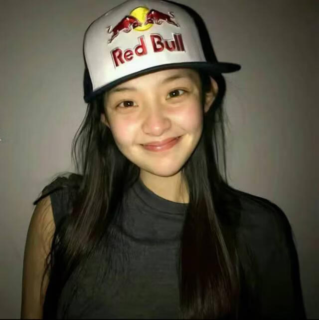 伊丽米努尔的头像