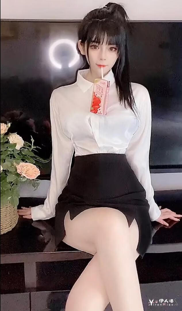 「萌妹壁纸」 YRM.011-软萌妹子图