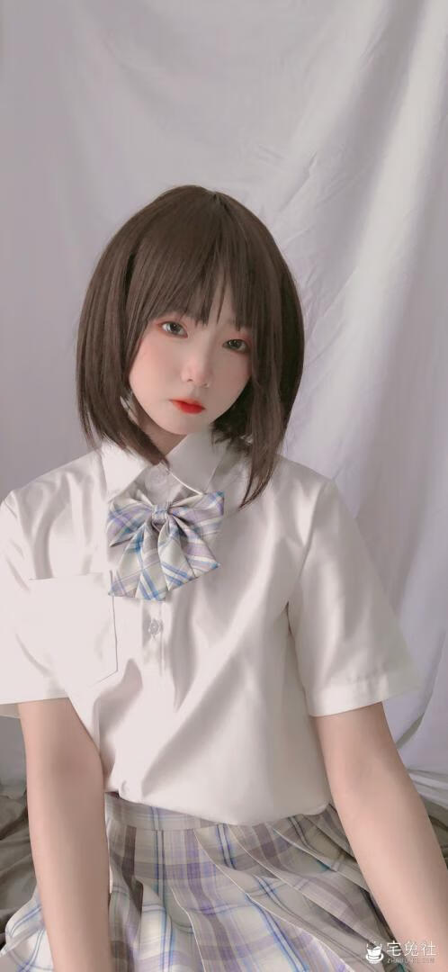 是青水百合子全套cos图片合集 可爱婴儿肥的色系萌妹子