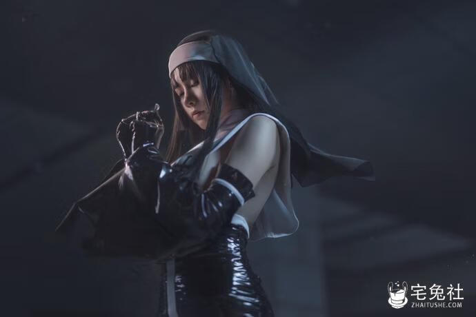 uki雨季 cosplay作品001 修女黑胶衣 (1) 宅兔社.jpg uki雨季全套作品图合集 尼尔B2黑色胶衣美艳惊艳全场!