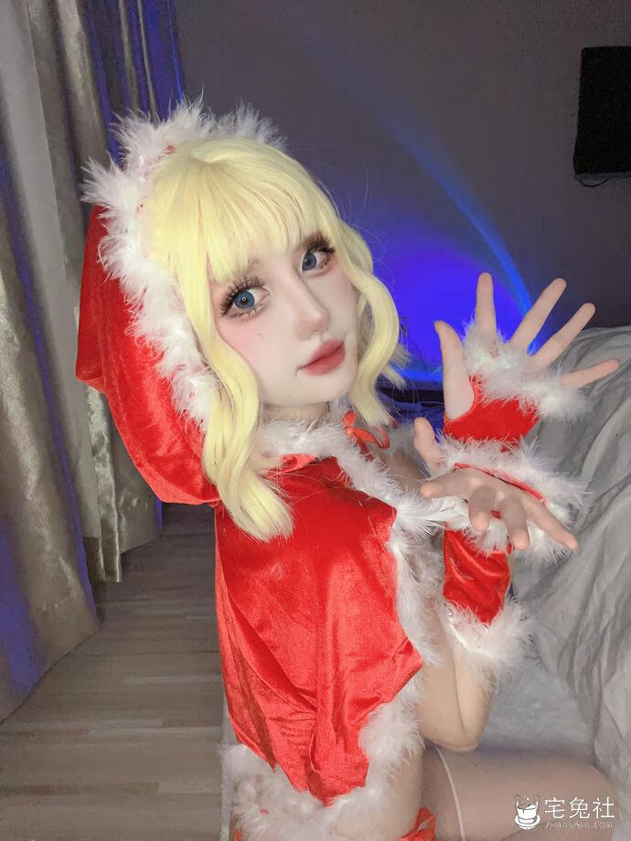 您的蛋蛋 cosplay作品035 圣诞斗篷 宅兔社.jpg 您的蛋蛋全套作品图合集 温柔外表下的尺度狂魔