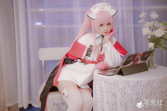 Nyako喵子 cosplay作品035 英仙座护士 (1) 宅兔社.jpg Nyako喵子/荒井喵喵全套cos图片合集 颜值博主的精彩演绎