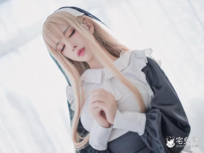 魅力再升级！shika小鹿鹿妄想天国黑夜中的精灵舞步让人心动不已！