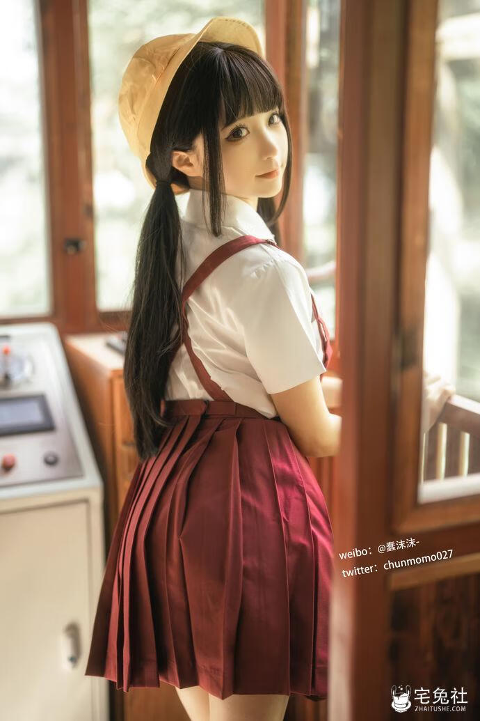 蠢沫沫 cosplay作品178 红火车.jpg 蠢沫沫无创可贴是哪几部?健身环遮阴原图在哪看?