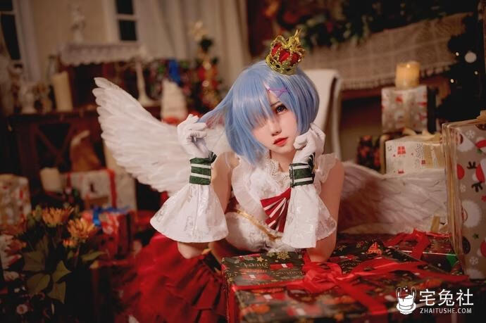 花柒Hana cosplay作品004 圣诞蕾姆cos正片 (1) 宅兔社.jpg 傲娇蠢萌花柒Hana怎么了?柴郡旗袍诠释东西方文化的碰撞