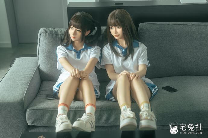 创可贴双壁妹子！桃良阿宅和蠢沫沫同桌的你再次刷新快乐的上线！