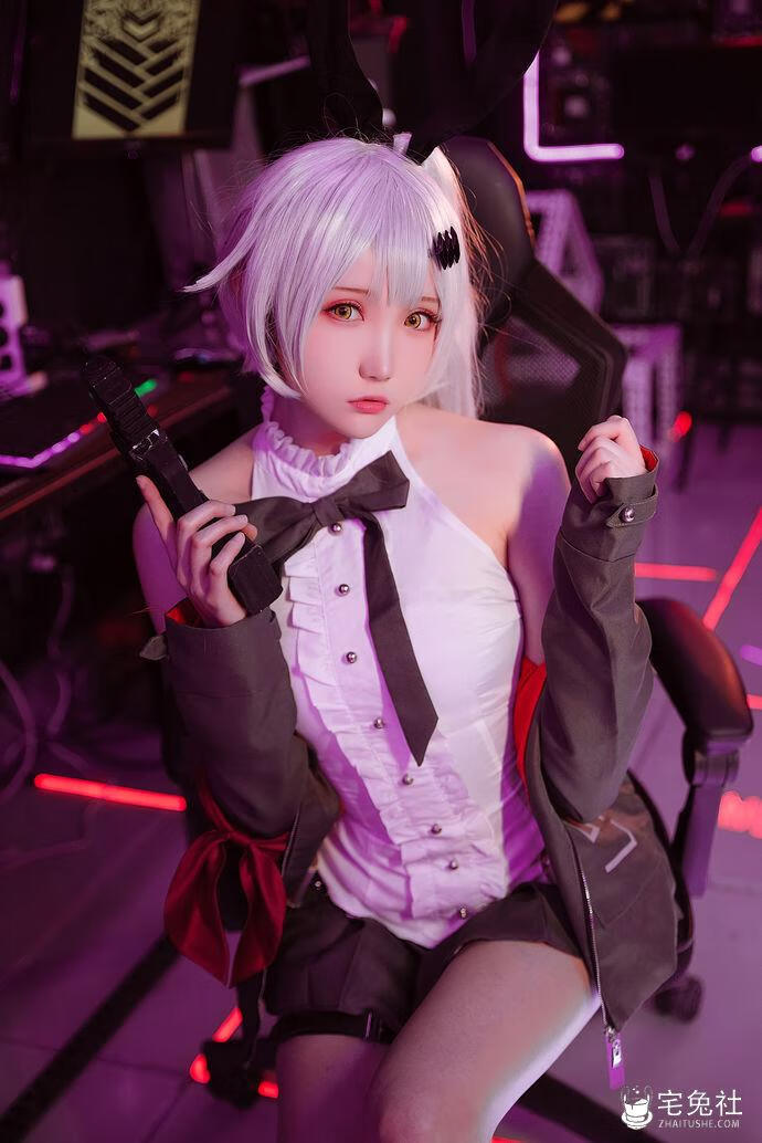 瓜希酱 cosplay作品 少女前线 FN-57 Five-seveN (2) 宅兔社.jpg