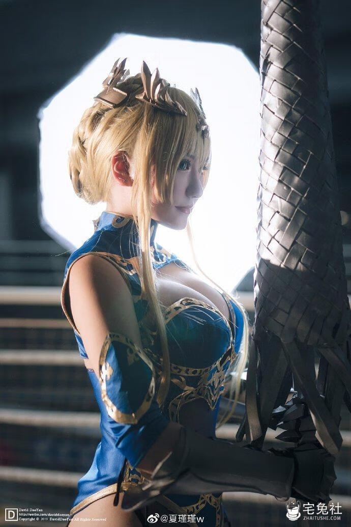 夏鸽鸽不想起床全套cos图片合集 奶牛姐姐圣路易斯cos作品耻度动人