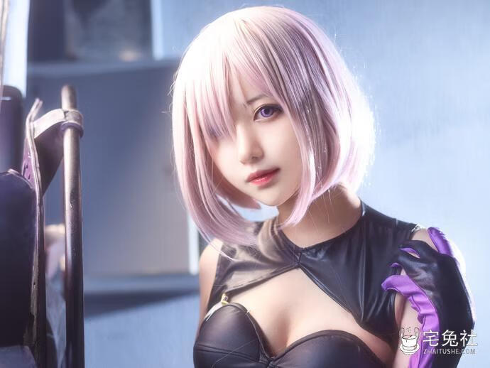 魅力再升级！shika小鹿鹿妄想天国黑夜中的精灵舞步让人心动不已！