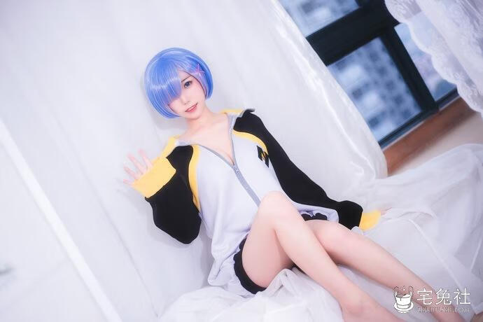 芋圆侑子-cosplay作品004-蕾姆运动服-宅兔社.jpg 暧昧不已!芋圆侑子邻家姐姐剧情版过瘾还是魔王的新娘更加刺激?