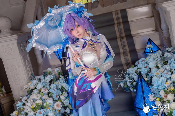 咬一口兔娘ovo鸣潮坎特蕾拉 仿佛游戏里走出来的妹子